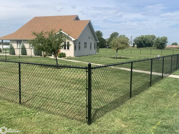 1709 NW Church St, Leon, IA 50144