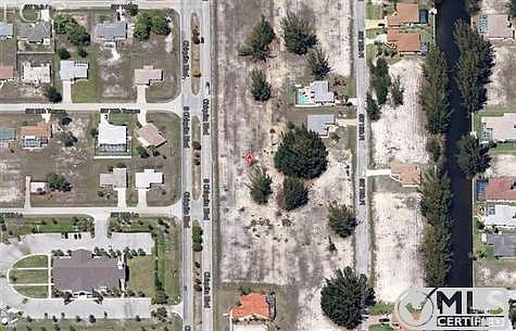 1st image of 1909 Chiquita Blvd S