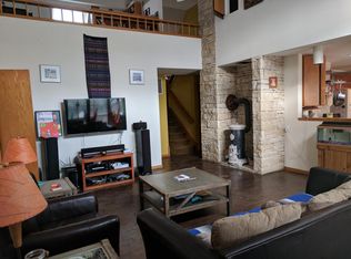 1304 Raintree Pl, Lawrence, KS 66044