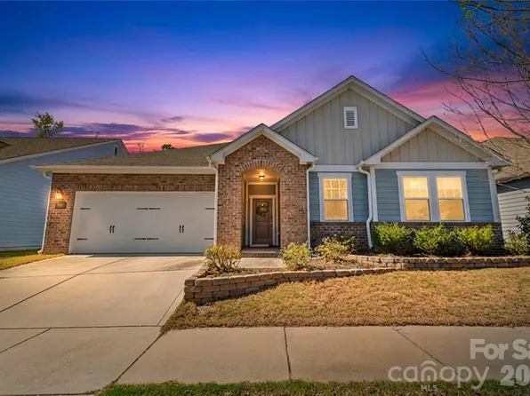 446 Dudley Dr, Fort Mill, SC 29715