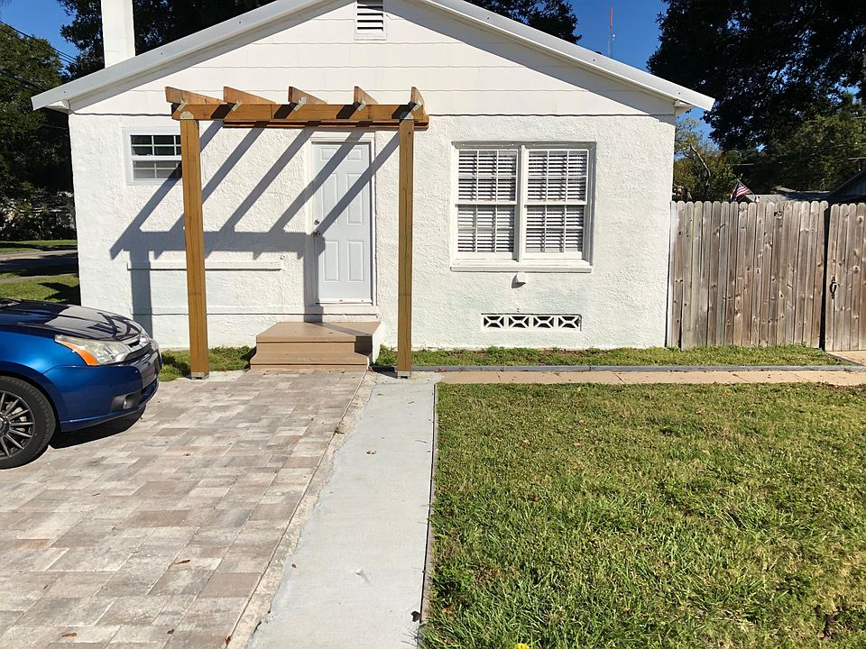 Car parking at front door