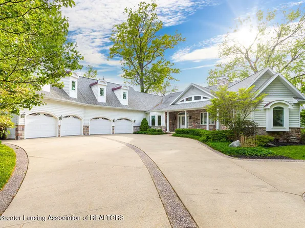 6031 E Lake Dr, Haslett, MI 48840