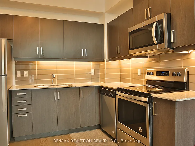 1486 Bathurst St #303 — Photo 7