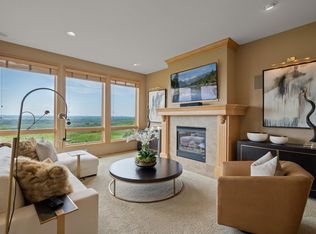 10072 Indigo Dr, Eden Prairie, MN 55347