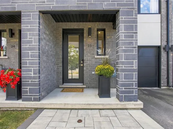 166 Mount Albion Rd #25, Hamilton, ON L8K 5S8