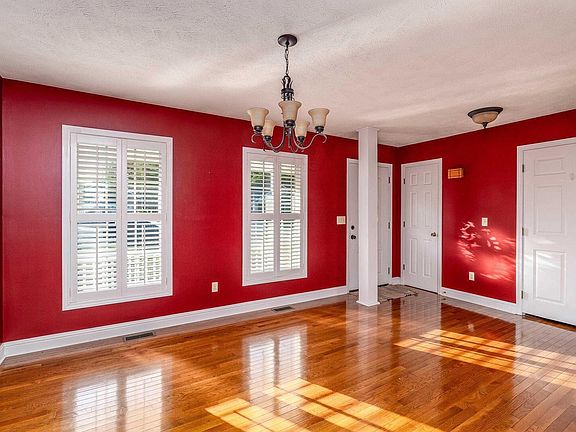 5th image of 3004 Willow Branch Ln