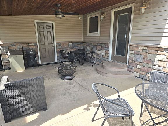 3rd image of 3617 Peoria St