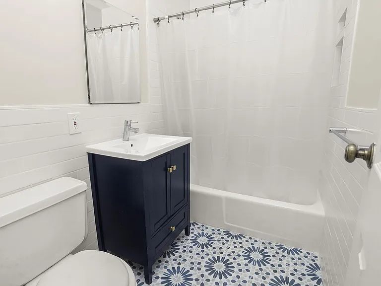 3 Consulate Dr #4F — Photo 21