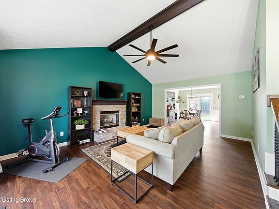 5th image of 4827 Oak Pointe Dr
