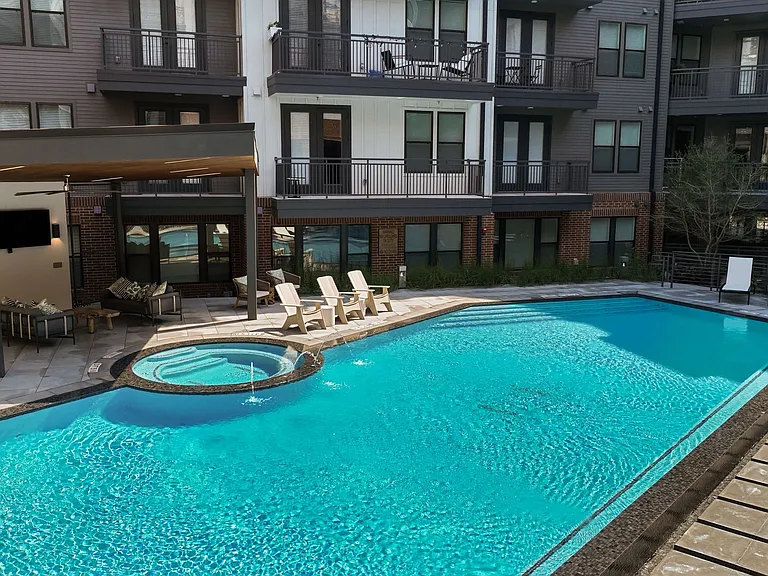 Troubadour Apartments — Photo 47