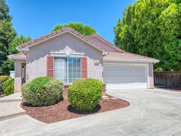 7518 N Trellis Cir, Fresno, CA 93720