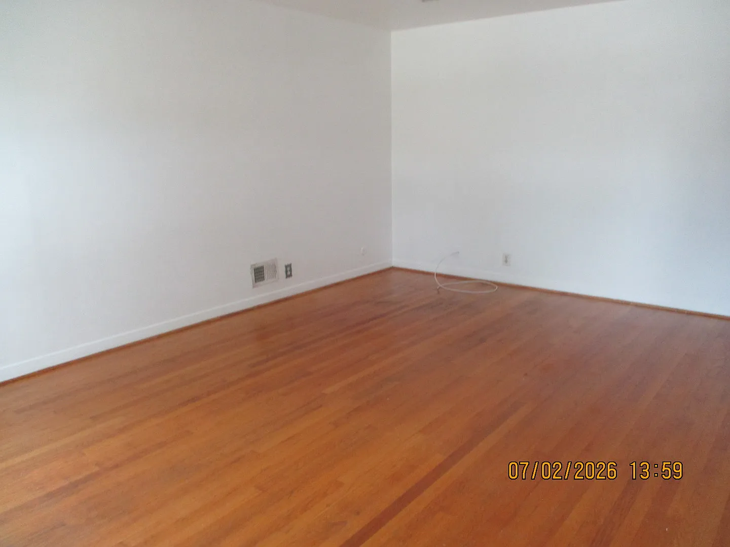 3 bed, 1120 sqft, $2,200 — Photo 2
