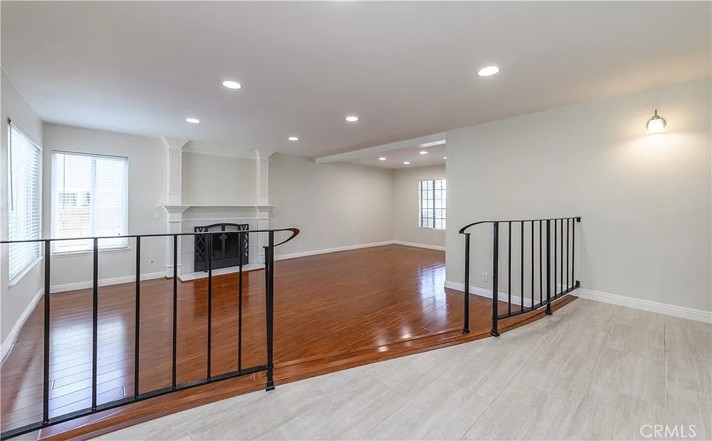 4 bed, 2.5 bath, 2496 sqft, $4,500 — Photo 2