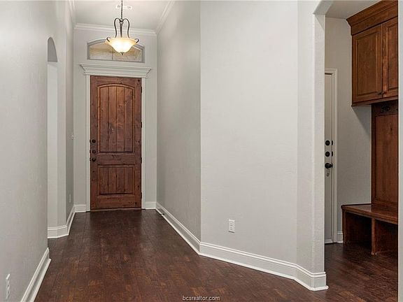 3rd image of 2400 Palm Ct