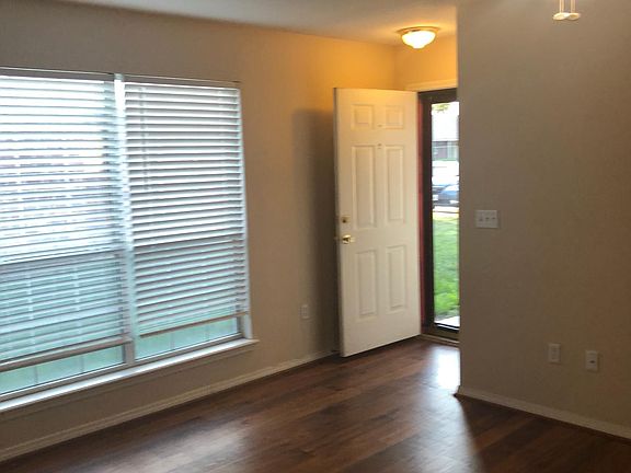 3rd image of 606 4th Ave