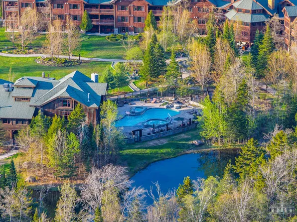 7 Whiteface Inn Lane Int Unit 302-10, Lake Placid, NY 12946