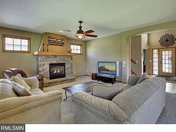 5th image of 640 Carver Bluffs Pkwy