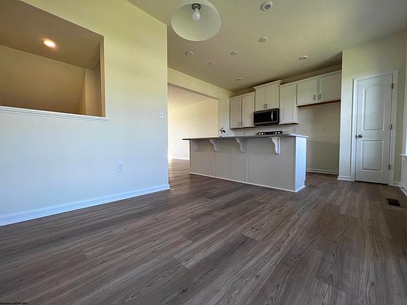 3rd image of 704 Mulligan Ct