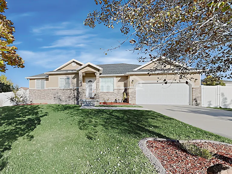 8607 S McGinnis Ln — Photo 1