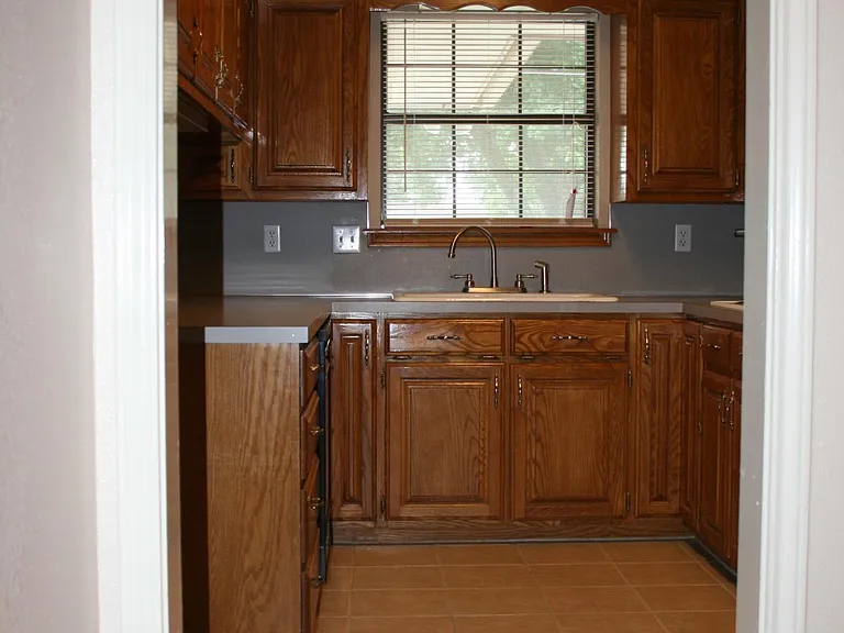 1109 W Lingleville Rd — Photo 5