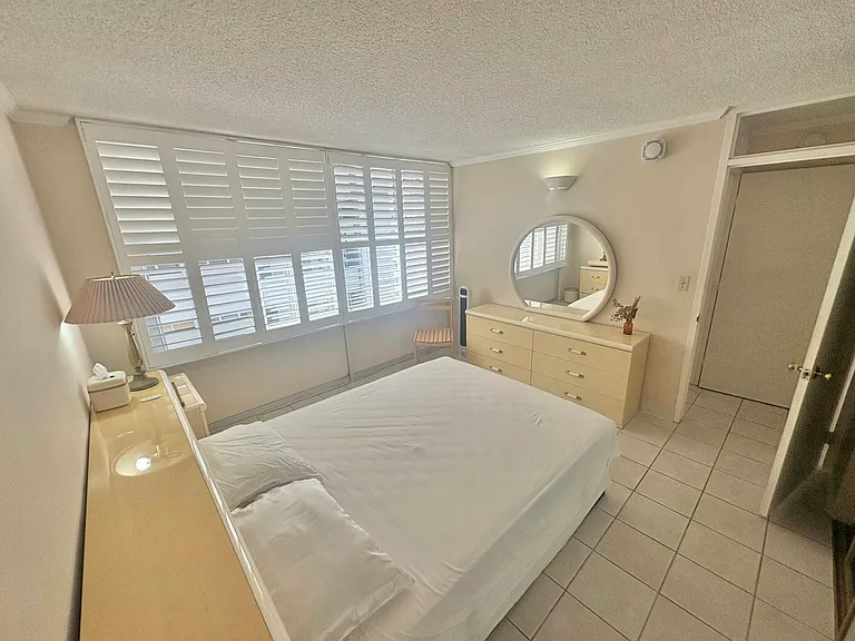 2415 Ala Wai Blvd — Photo 12