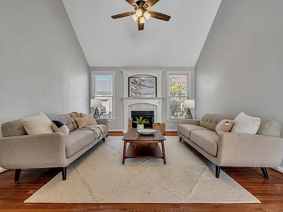 4th image of 704 Mount Vernon Dr