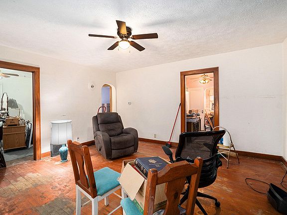 5th image of 2616 Fairfield Ave