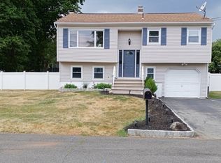 102 Girard Ave, Somerset, NJ 08873