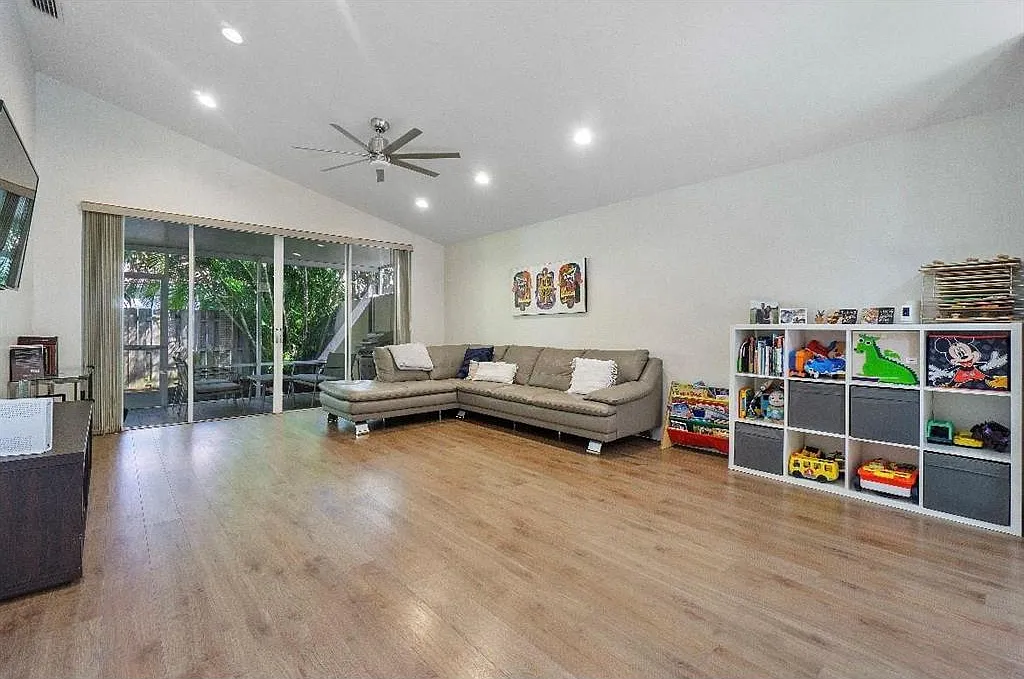 NW 77th Pl, Pompano Beach — Photo 1