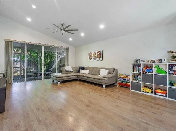 (undisclosed Address), Pompano Beach, FL 33067