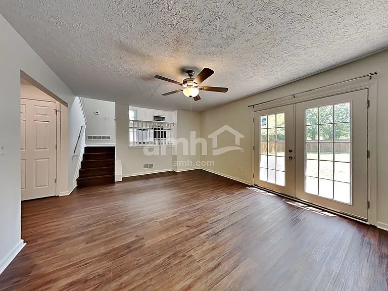 730 Rothrock Dr — Photo 8