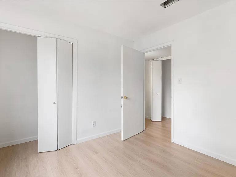 1010 N Bird Creek Dr #B — Photo 4
