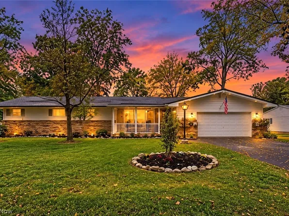 3855 Mill Dr, Zanesville, OH 43701