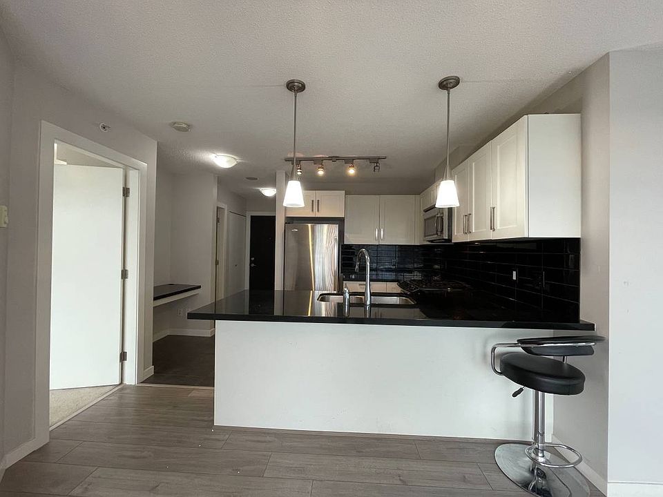 1st image of 2133 Douglas Rd #207