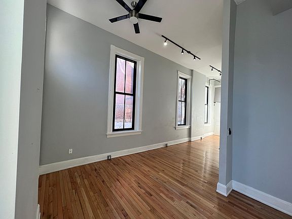 3rd image of 1612 Elm St #1R