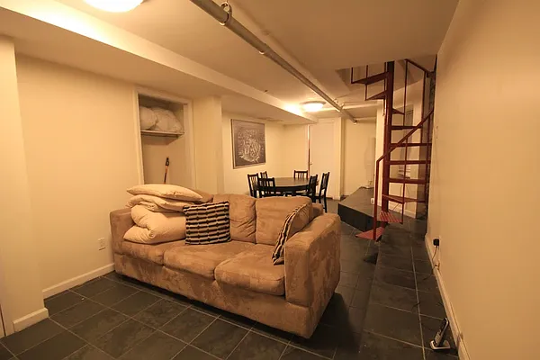 Rented by Bond New York | media 18