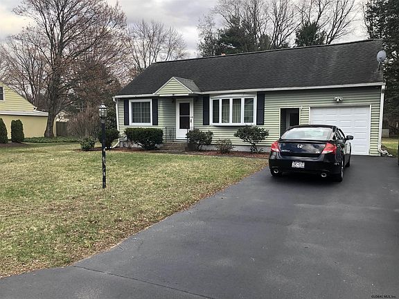 2nd image of 13 Clifford Dr