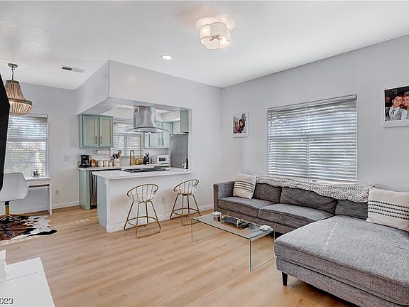 4th image of 517 Indian Bluff St Unit 201