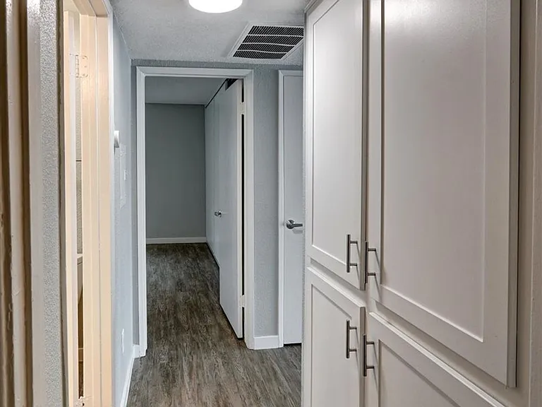 West Fifth Apartments — Photo 81