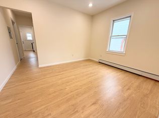 356 Carnegie Pl Floor 1, Vauxhall, NJ 07088