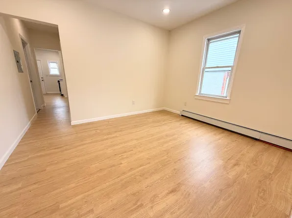 356 Carnegie Pl Floor 1, Vauxhall, NJ 07088