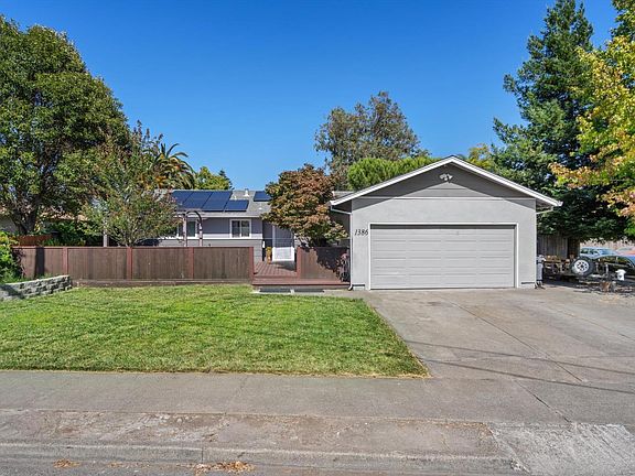 2nd image of 1386 Mcminn Avenue