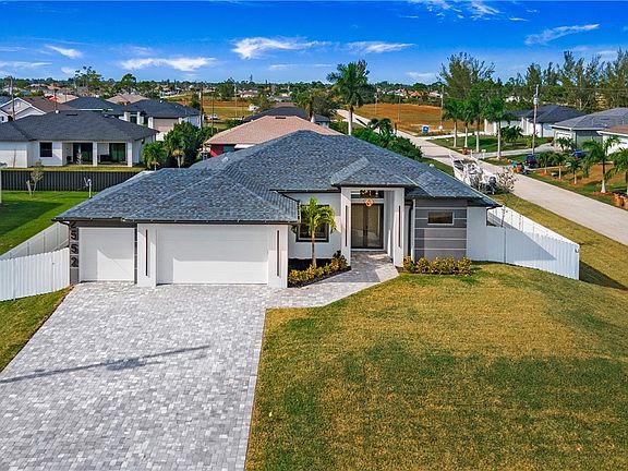 3rd image of 2552 NW 20th Ave