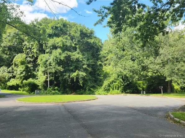 68 Mystic Meadow Lane, Groton, CT 06355