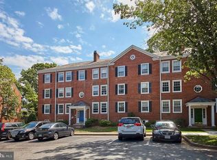 4860 28th St S APT C1, Arlington, VA 22206