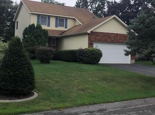24 Old Birch Ln, Albany, NY 12205