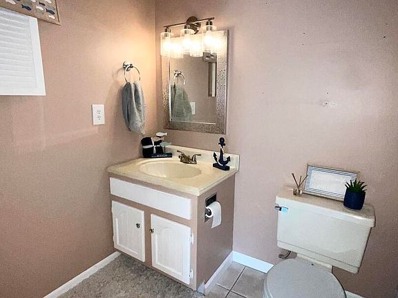 5th image of 8 Wedgewood Ct
