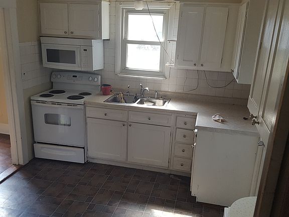 5th image of 319 Atlantic Ave