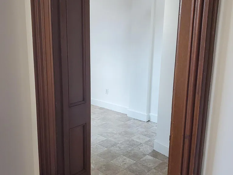 142 Washington Ave #302 — Photo 4