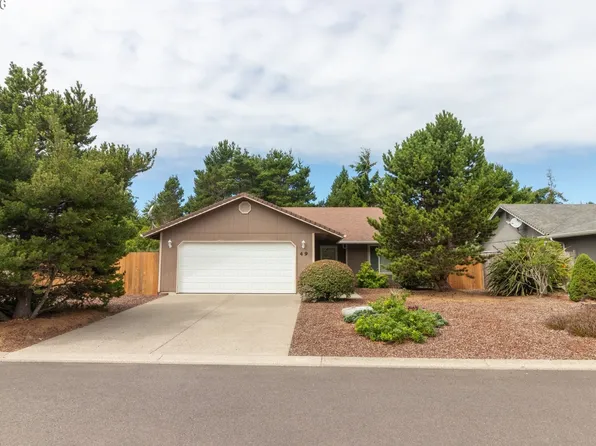 49 Park Village Dr, Florence, OR 97439